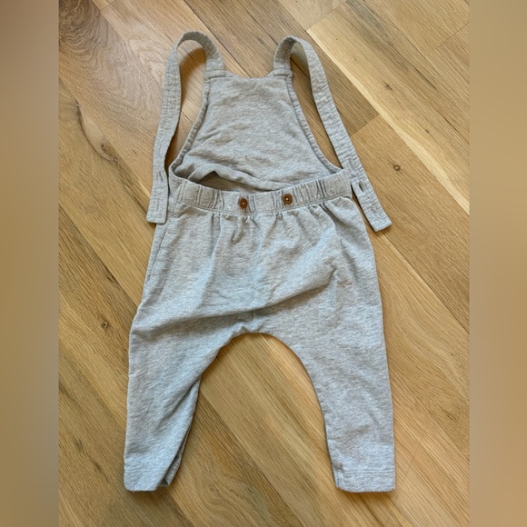 Nordstrom • Grow With Me Adjustable Overalls • Gray • 9-12 Months - Picture 3 of 5